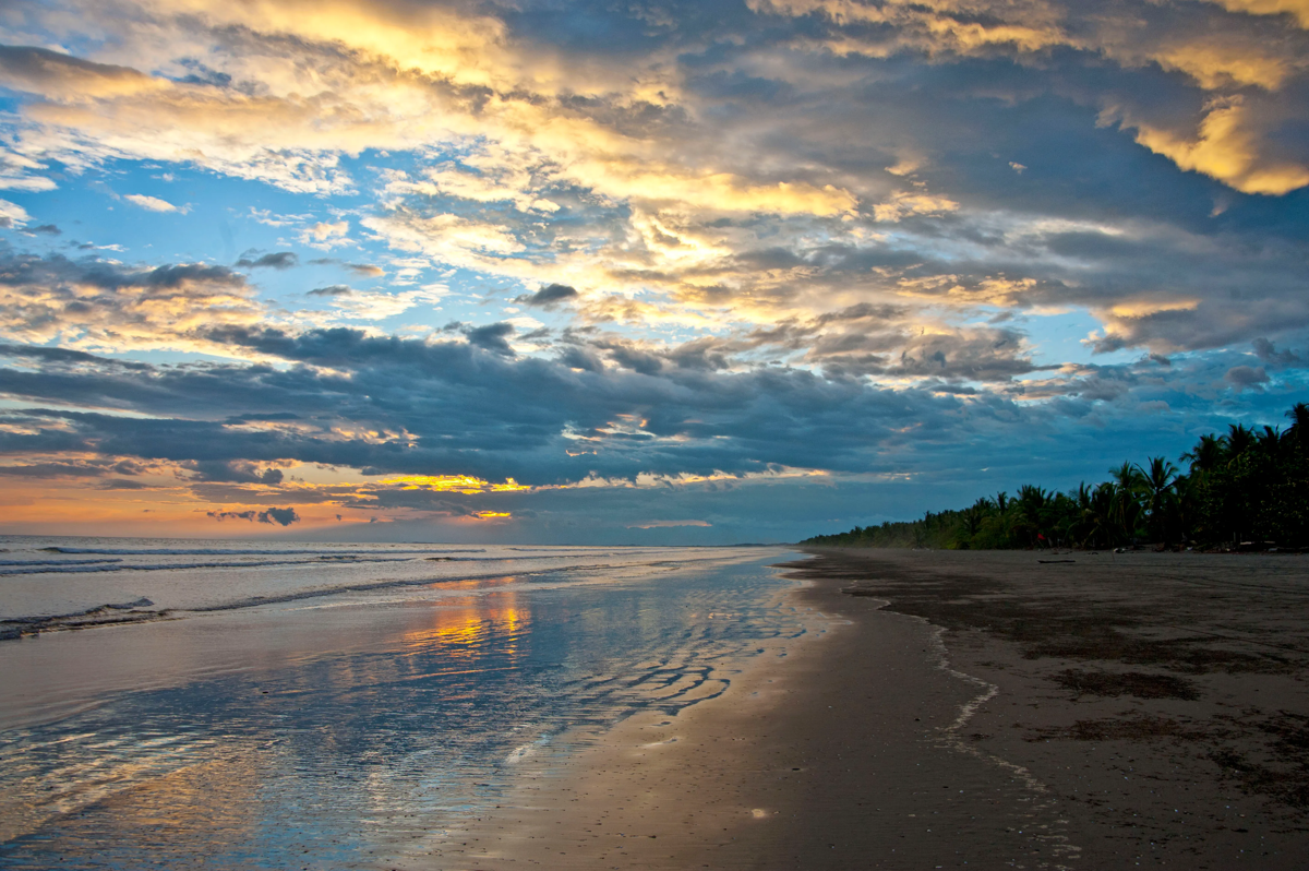 American Tourist Drowns at Las Lajas Beach in Chiriquí