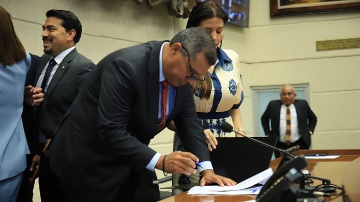 Panama Approves Extended Health Center Hours