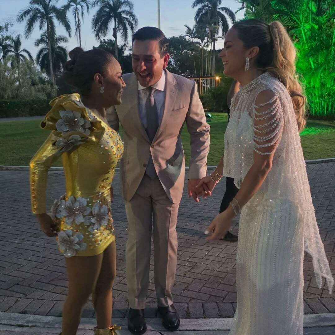 美国驻巴拿马大使迎娶巴拿马新娘