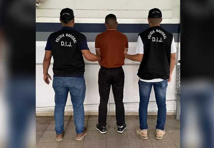 Panama Telephone Employee Arrested for Theft