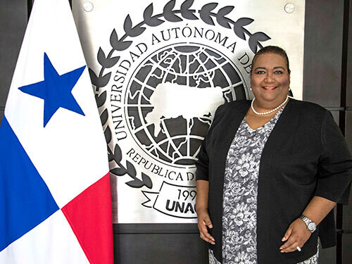 Декан медицинского факультета в Панаме отстранена за хищение средств