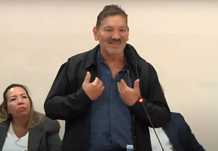 Panama: Union Leader López Changes Legal Restriction