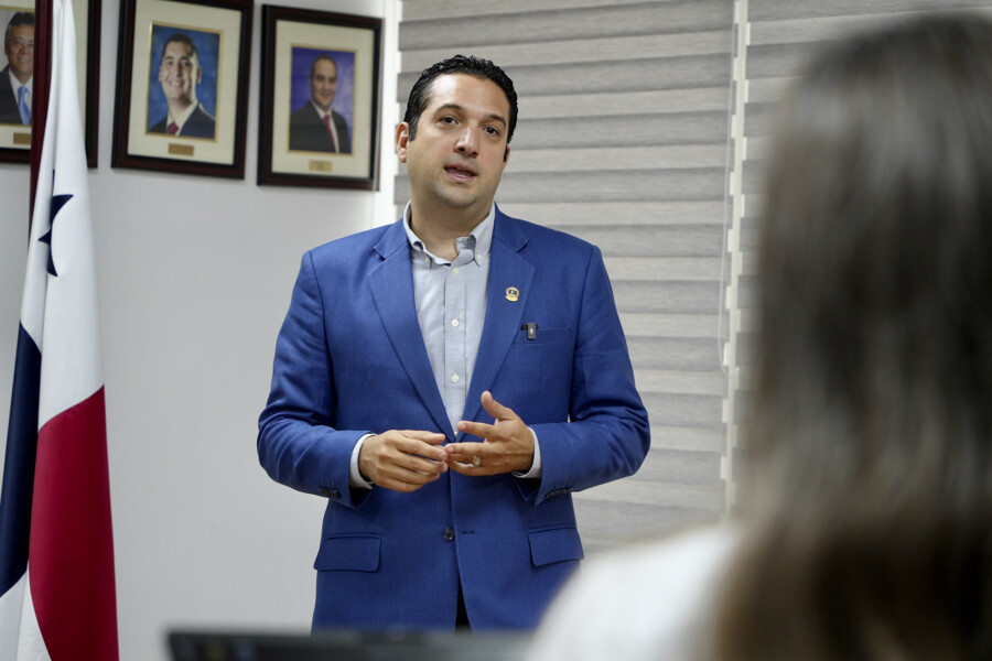 中国港口考验巴拿马管理船舶注册的能力