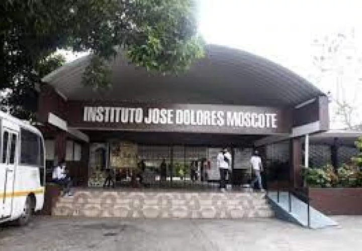 Спор о финансировании ремонта школ в Панаме