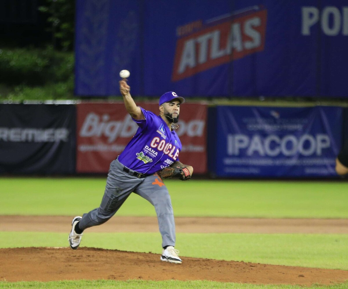 Four Teams Select Players for Panama Baseball Championship Semifinals
