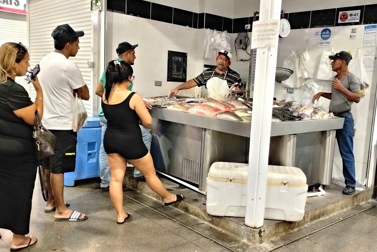 阿苏埃罗地区海鲜和食品价格上涨