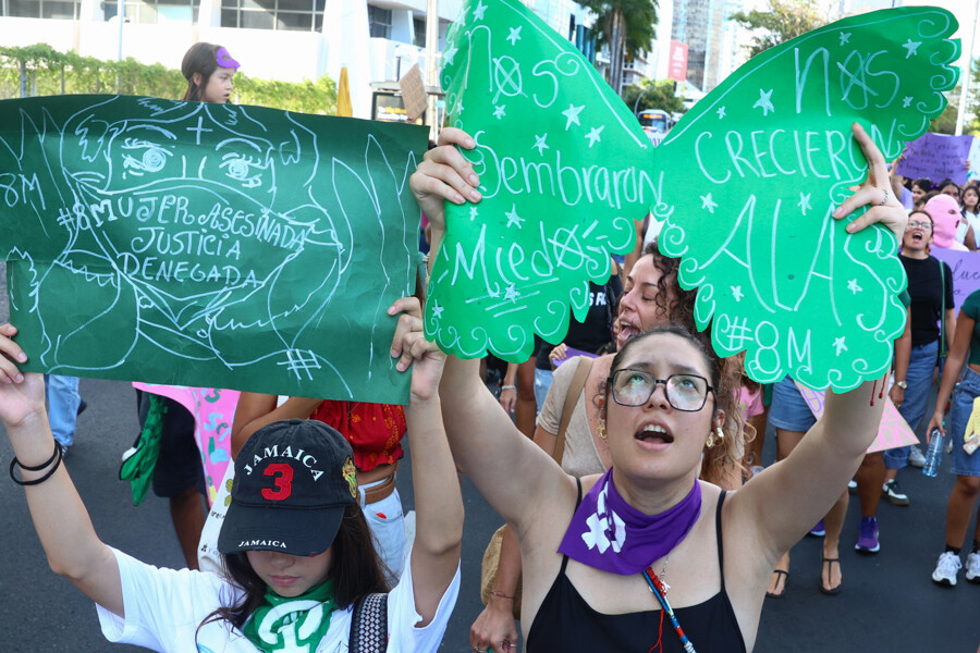 Panamanian Women March to Denounce Labor Precariousness and Femicides