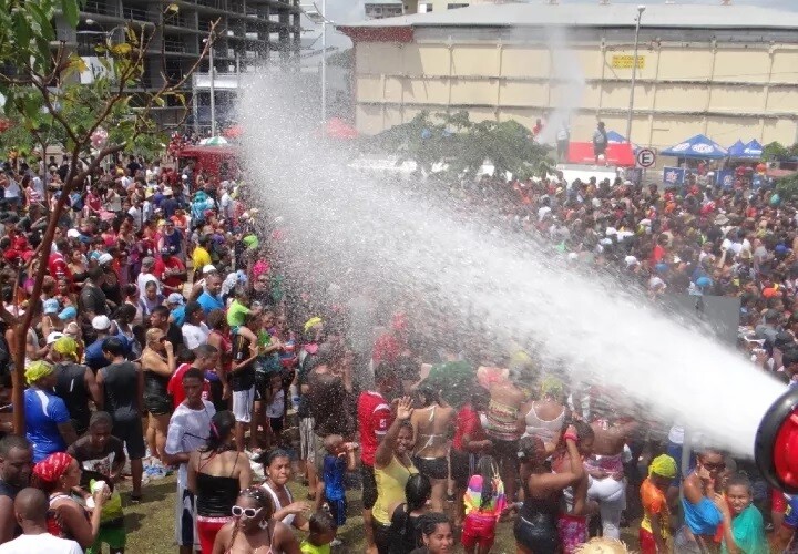 巴拿马狂欢节因良好天气预报而得救