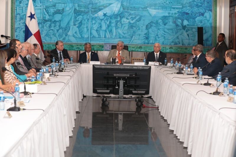 President of Panama Inaugurates Center for Agricultural Specialties