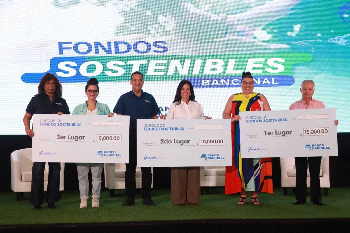 Национальный банк Панамы наградил победителей конкурса устойчивого развития