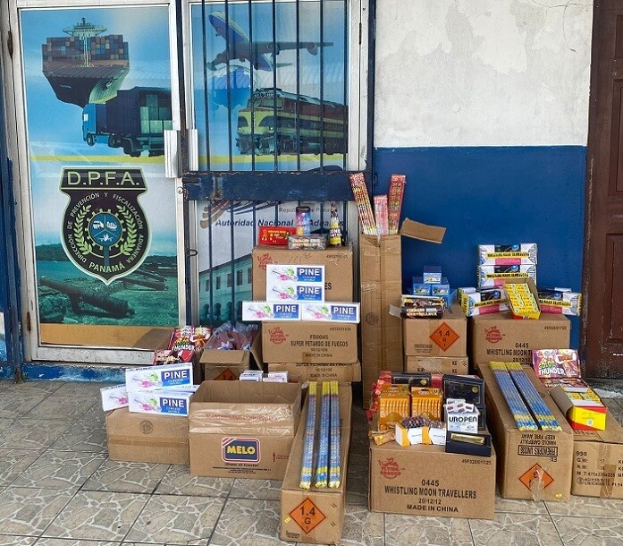 巴拿马扣押无证商品