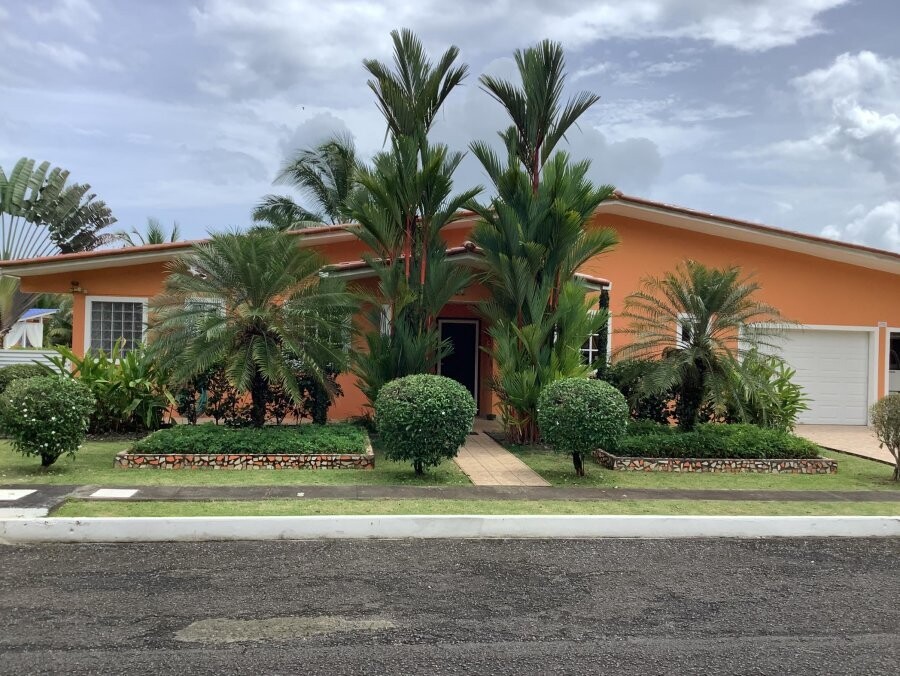 Gorgeous, well-maintained single-story house in San Marino Oceanfront