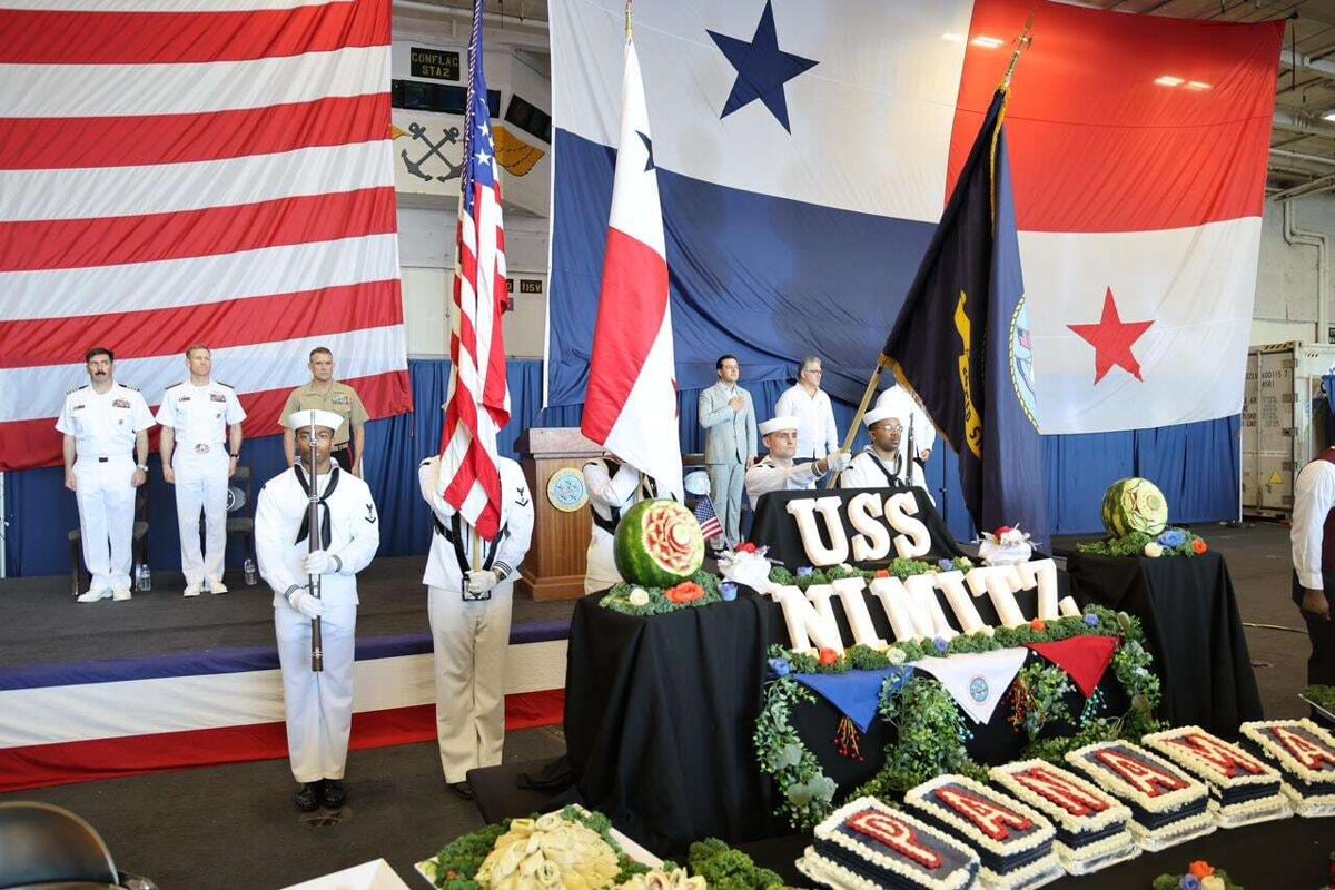 Presidente de Panamá y embajador de EE. UU. se reúnen a bordo del USS Nimitz