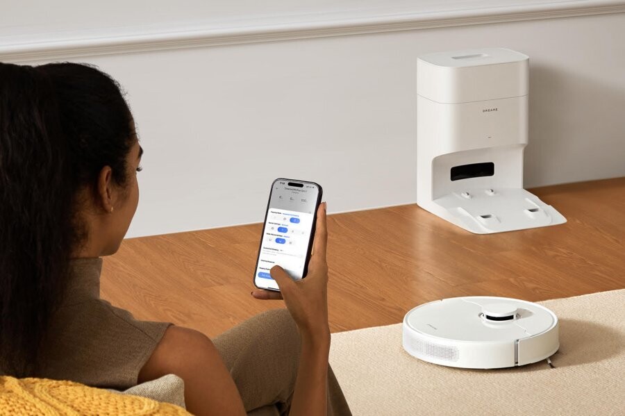 Suction vs. Tangles: What Actually Makes a Robot Vacuum 'Pet-Friendly'?