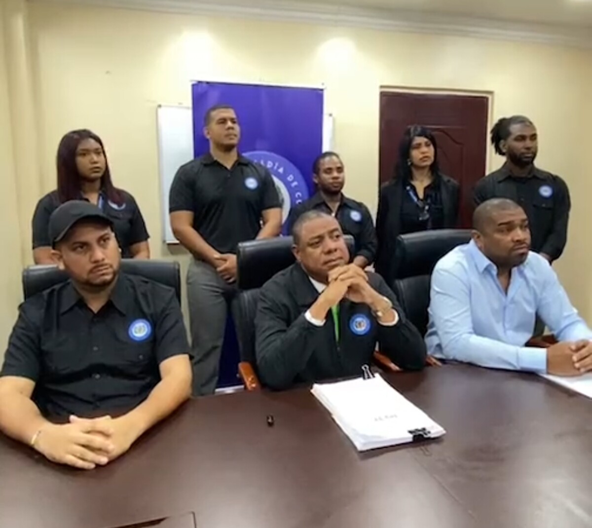 Отмена должностей в муниципалитете Колон ставит под угрозу проекты