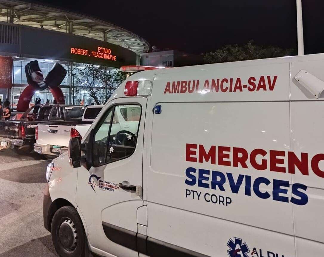 巴拿马棒球比赛冲突事件：球员受伤