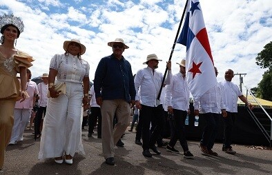 Министр подчеркнул производственную мощь Барриос Унидос на параде 28 ноября