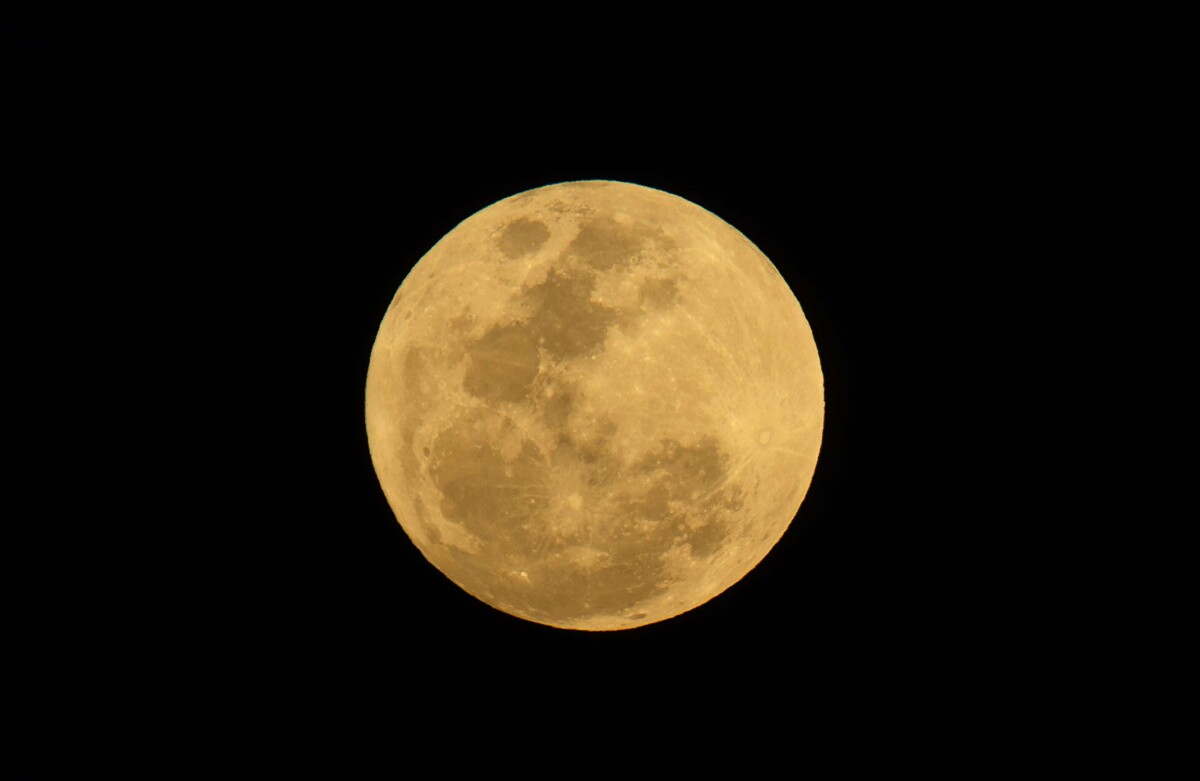 “粉色月亮”将于4月1日晚达到最亮