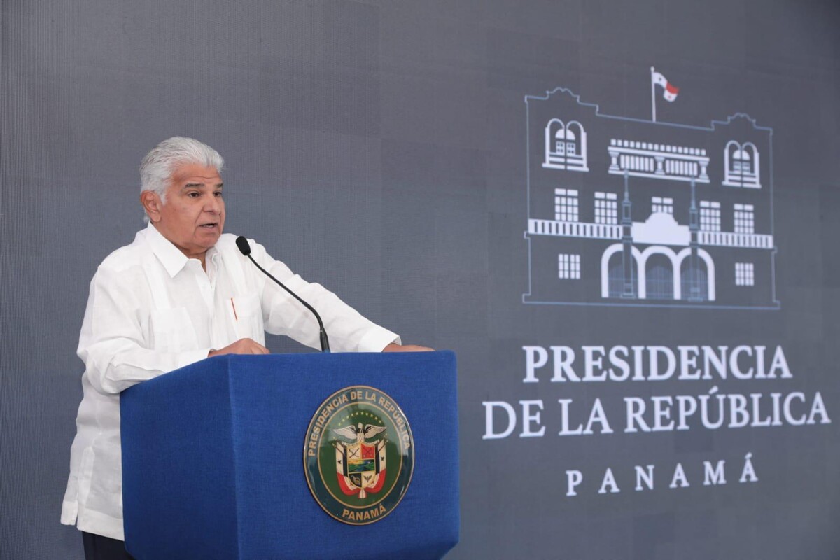 Верховный суд Панамы разрешил Мулино участвовать в выборах