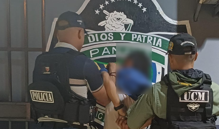 Man with two homemade firearms apprehended in Aguadulce