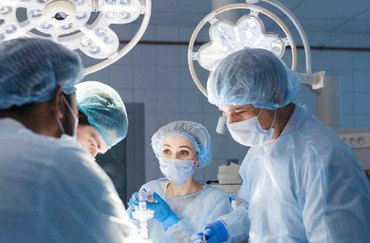 Dispute Over Professional Recognition in Panama's Health System