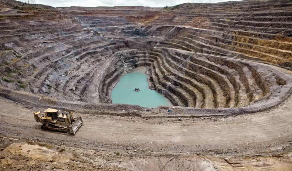 The Opening of the Mine will be Positive for Panama: 69.5% Believe That to be True