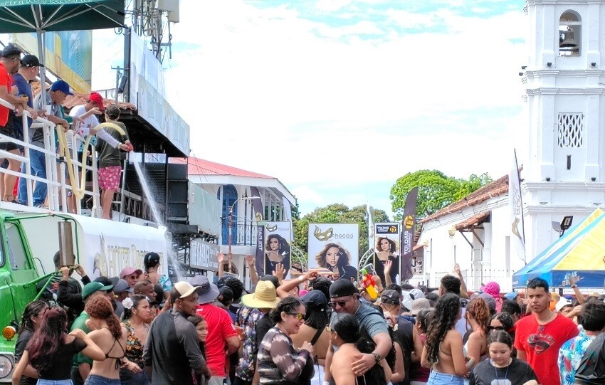 Las Tablas Prepares for the Country's Main Carnival