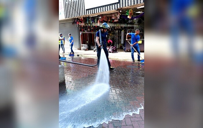 Cleaning Pedestrian Walkway to Boost Tourism in Panama