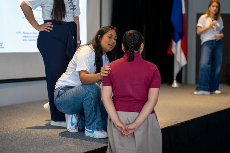 Dove Commemorates International Day of the Girl in Panama with the Dove Self-Esteem Project