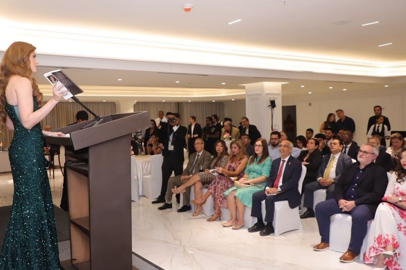 Former Panamanian Deputy Presents Book on Financial Education