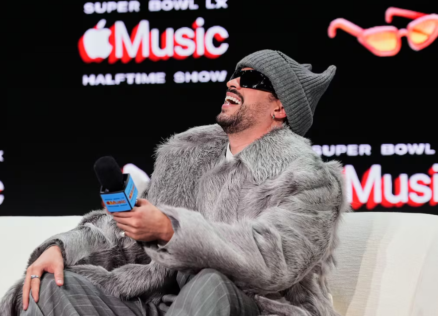 Bad Bunny y el Super Bowl: Un éxito en español contra la política de EE. UU.