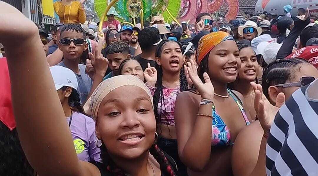 Carnivals Without Excess! 'Light' Youth Douses the Party