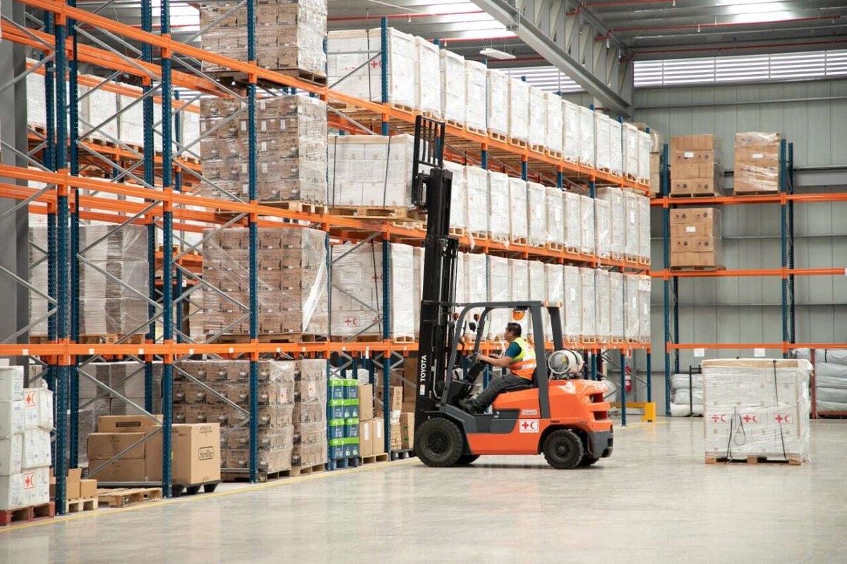 物流中心的演变：从运输到价值创造