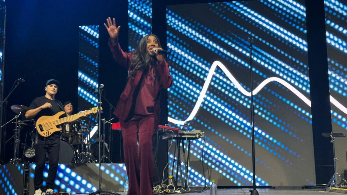 Lilly Goodman Kicks Off 'Me Siento Libre' Tour in Panama