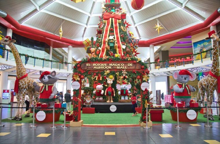 Cobre Panamá presents an interactive Christmas village at Albrook Mall