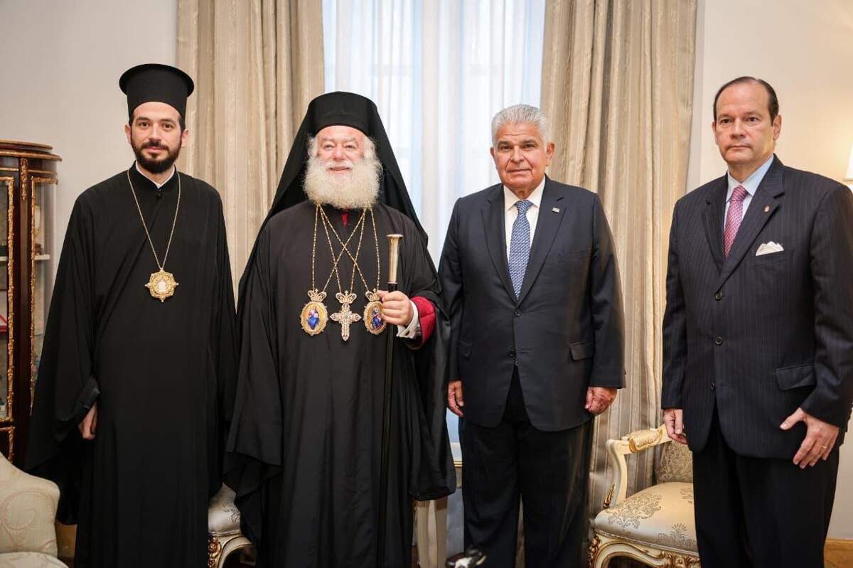 宗主教授予巴拿马总统最高教会荣誉