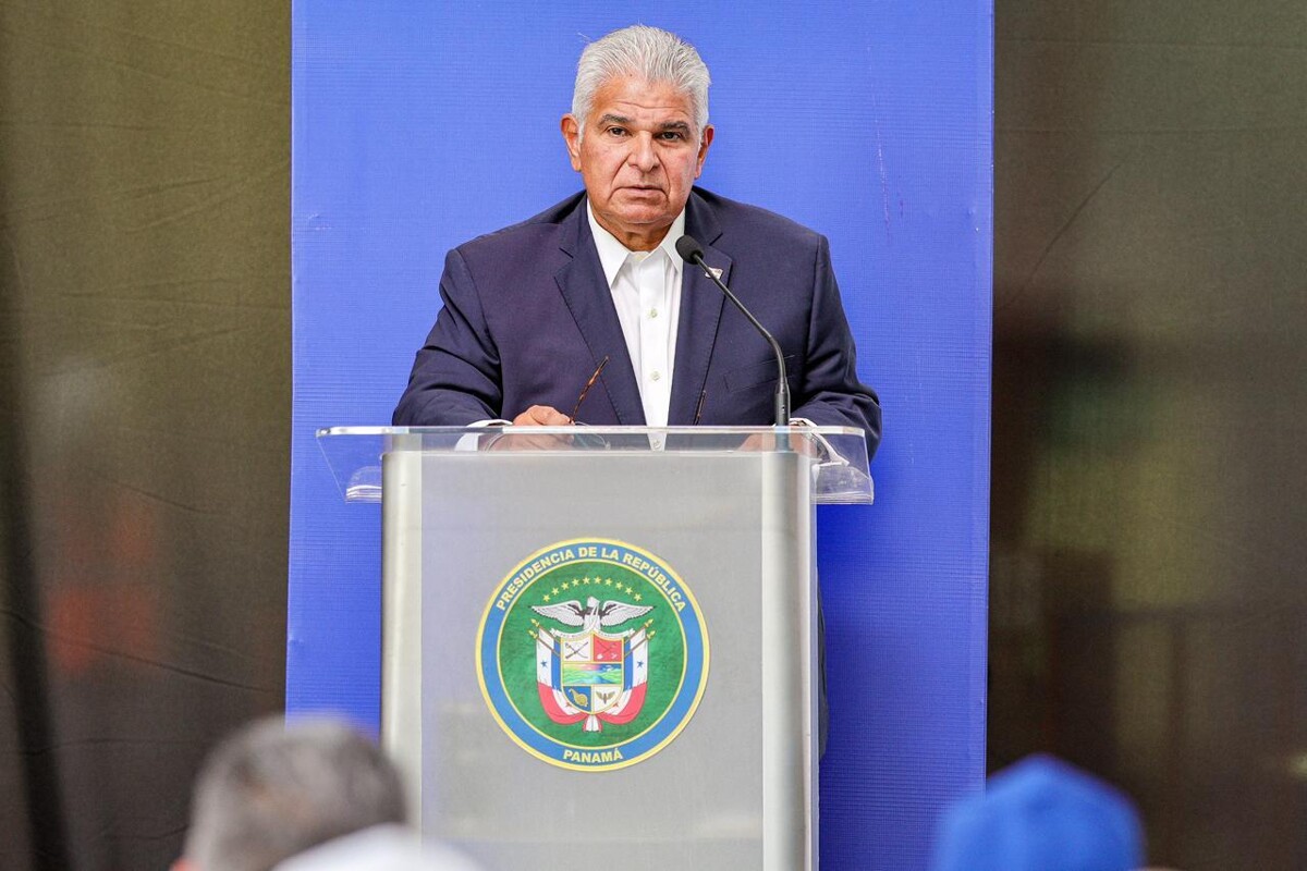 Президент Панамы назвал вымогательство «политической низостью»