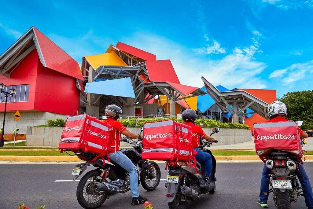 Mindful Eating: How Food Delivery Impacts Health and the Environment