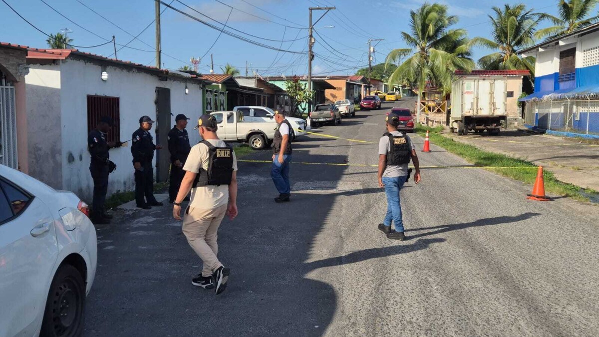 Student injured in shooting near school in Colón province