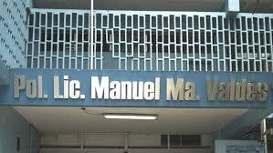 Sunshades Detach at San Miguelito Polyclinic