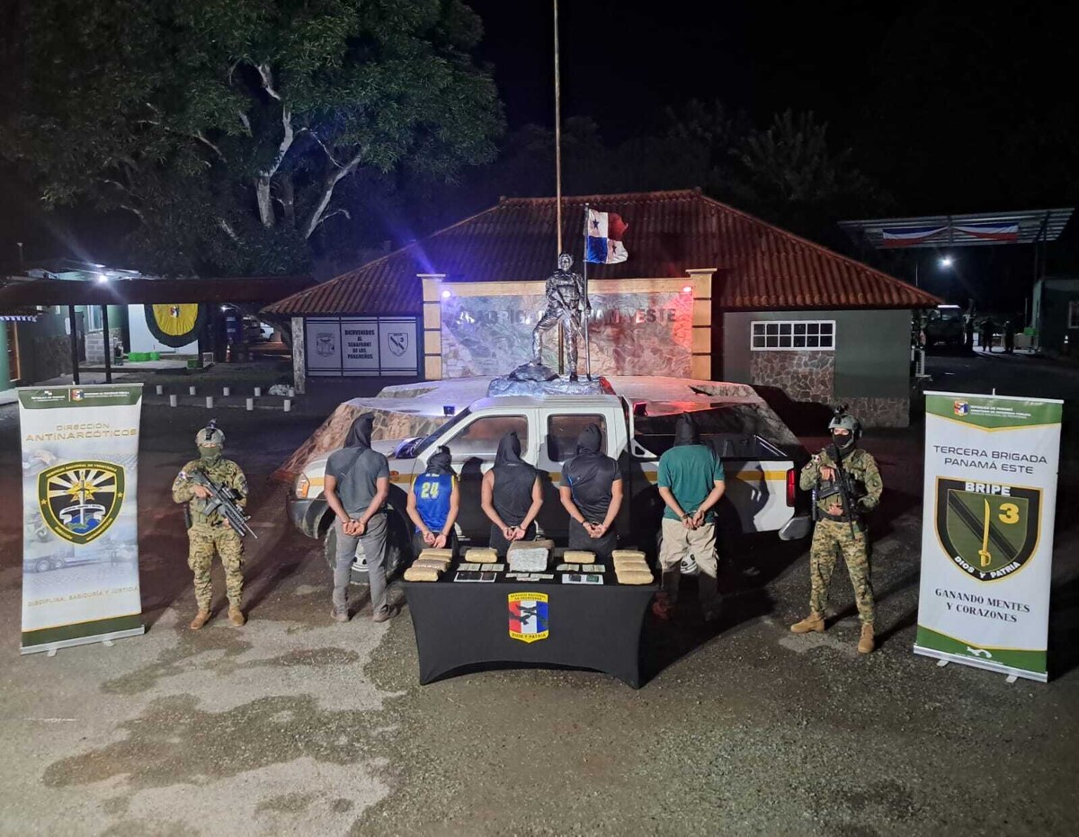 Ведомство по правам человека отстранило чиновника, связанного с перевозкой наркотиков