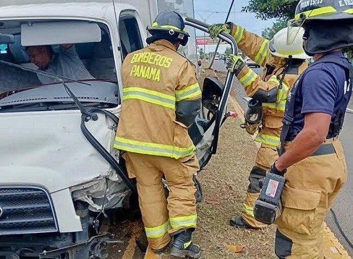 Panama Fire Corps Attended 236 Emergencies in Four Days