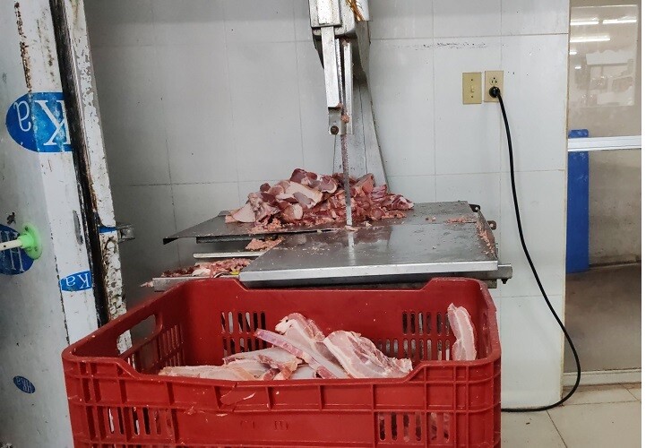 Two Butcher Shops Monitored for Selling Meat of Dubious Origin