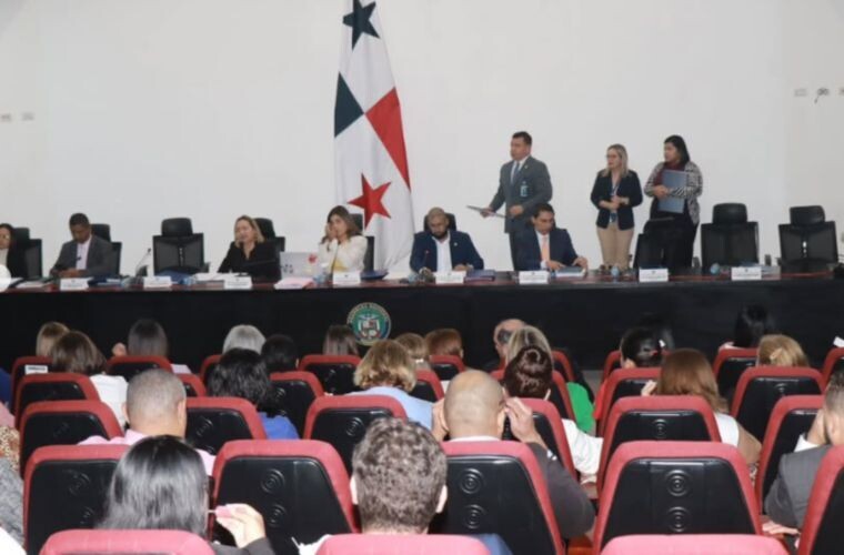 Panama Assembly Approves Bill to Reform Ministry of Women in First Reading