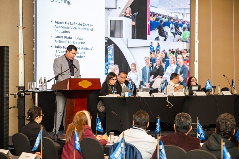 巴拿马科技营在智利领导人会议上受表彰