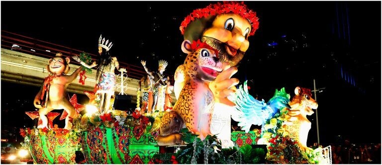 Panama City Organizes Massive Christmas Parade with Unprecedented Security