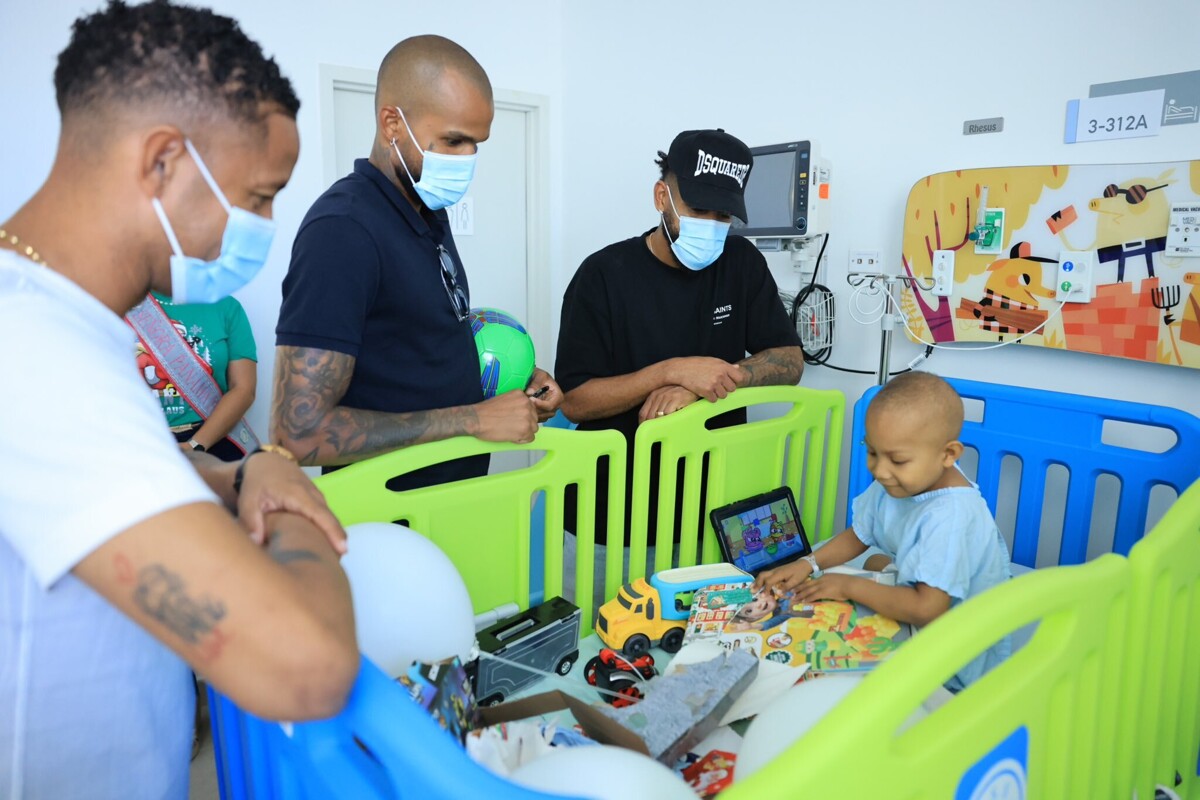 Panama National Football Team Visits Ciudad de la Salud