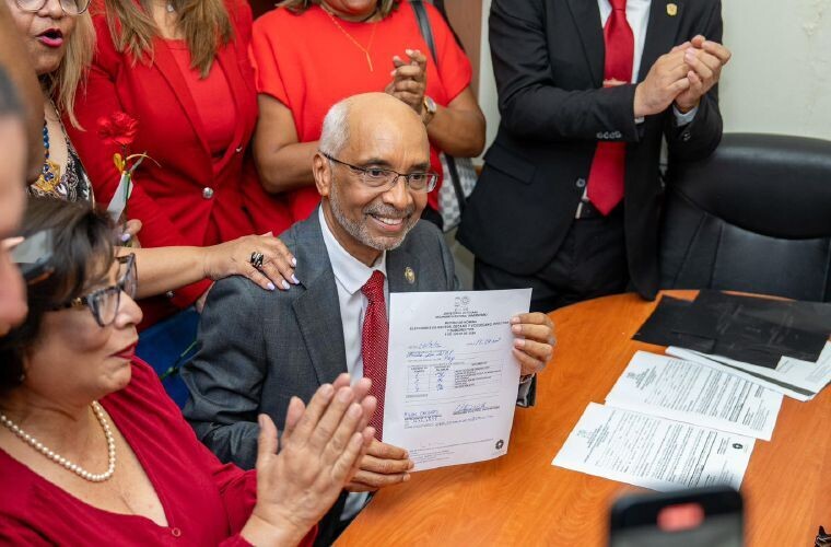 University of Panama's VP officially runs for rector