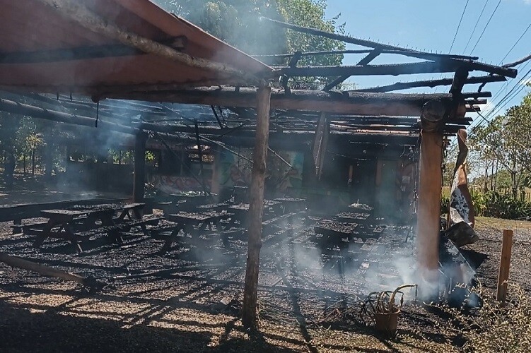 Fire Destroys Restaurant in Santiago