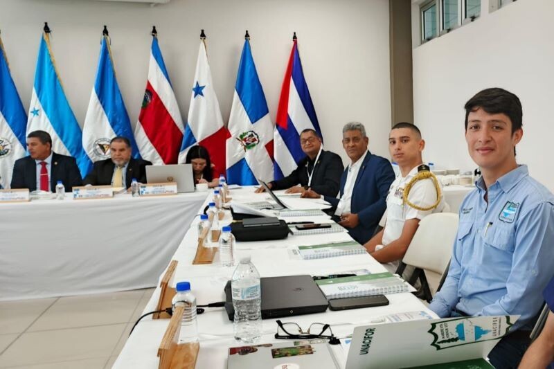 巴拿马海事大学加强学生融合